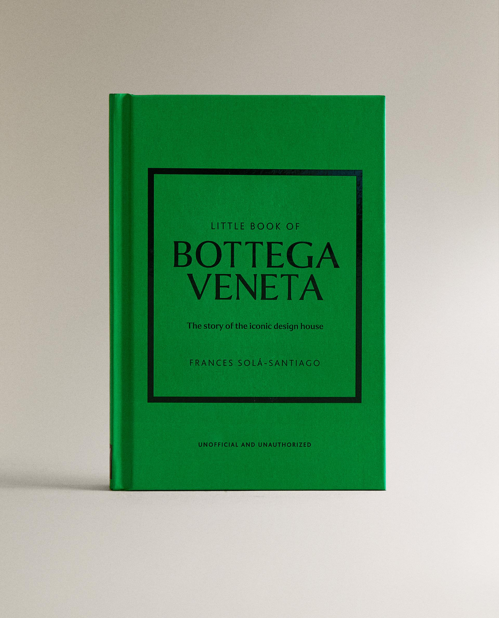 The Little Book of Bottega Veneta. Иллюстрированная книга о модном доме Bottega Veneta (на английском языке)
