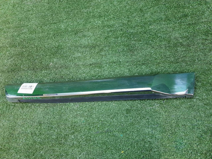 Накладка двери задняя правая Toyota Land Cruiser 200 (2015-2021)