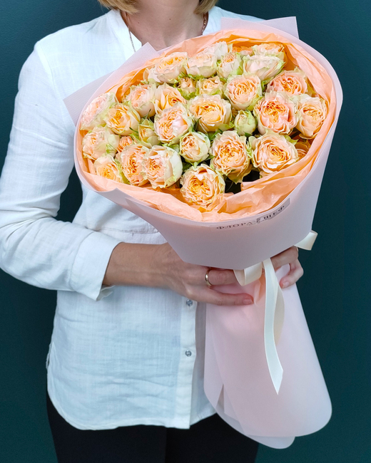 Роза кустовая персиковая,9 веток(00371)