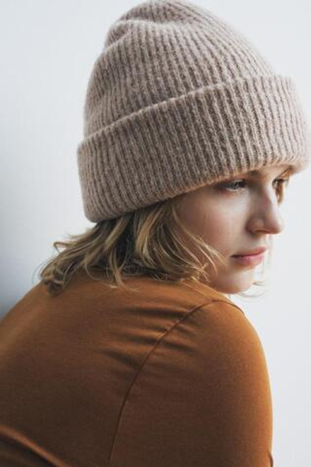 ZARA ШАПКА БИНИ С ОТВОРОТОМ, БЕЖЕВЫЙ