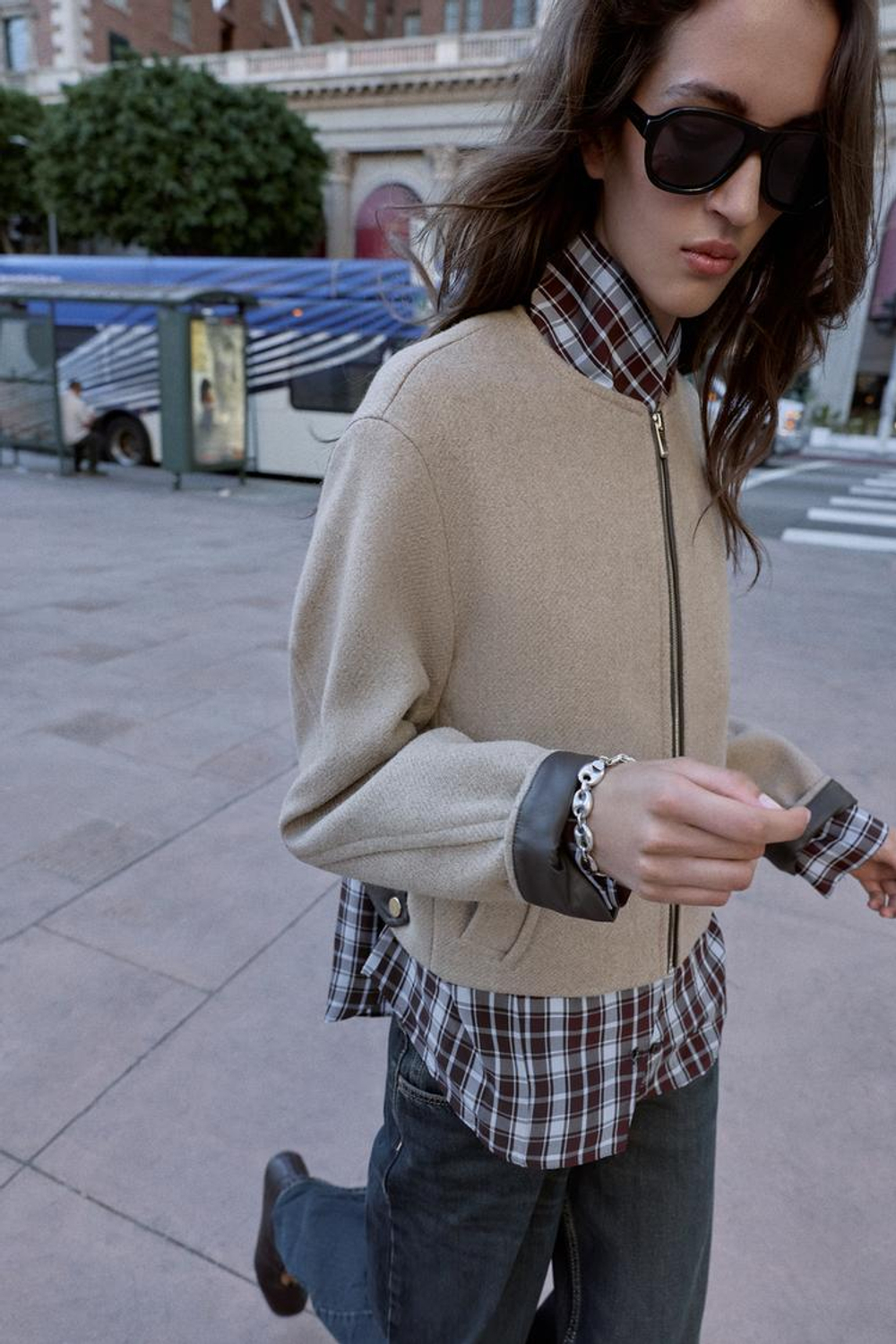 ZARA БОМБЕР С ОТДЕЛКОЙ ИЗ ИСКУССТВЕННОЙ КОЖИ, ПЕСОЧНЫЙ