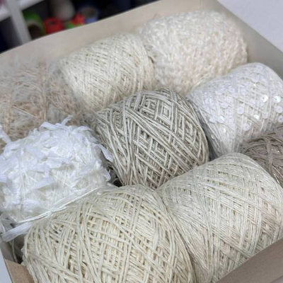 Набор зимний итальянской фантазийной пряжи для джемпера, кардигана "НЮД"; Состав: нежнейшая альпака baby, меринос, кидмохер, як, шелк, люрекс, пайетки; Общий вес: 615 гр MP