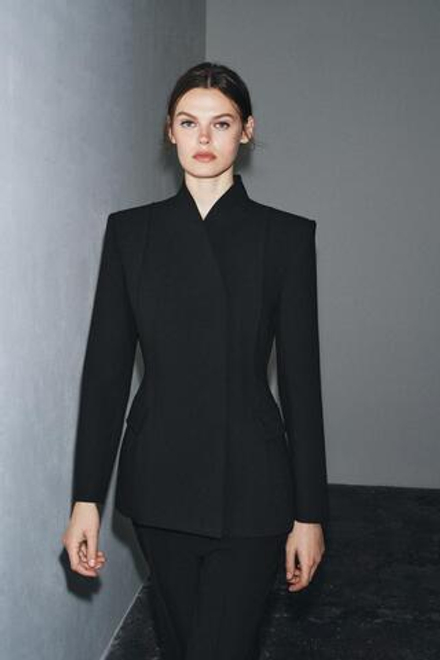 ZARA ПРИТАЛЕННЫЙ БЛЕЙЗЕР ИЗ КОЛЛЕКЦИИ ZW, ЧЕРНЫЙ