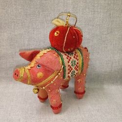 Бисерная ёлочная игрушка Свинка