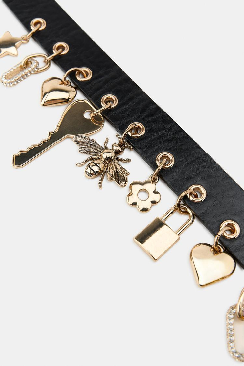 ZARA КОЖАНЫЙ РЕМЕНЬ С ШАРМАМИ, ЧЕРНЫЙ