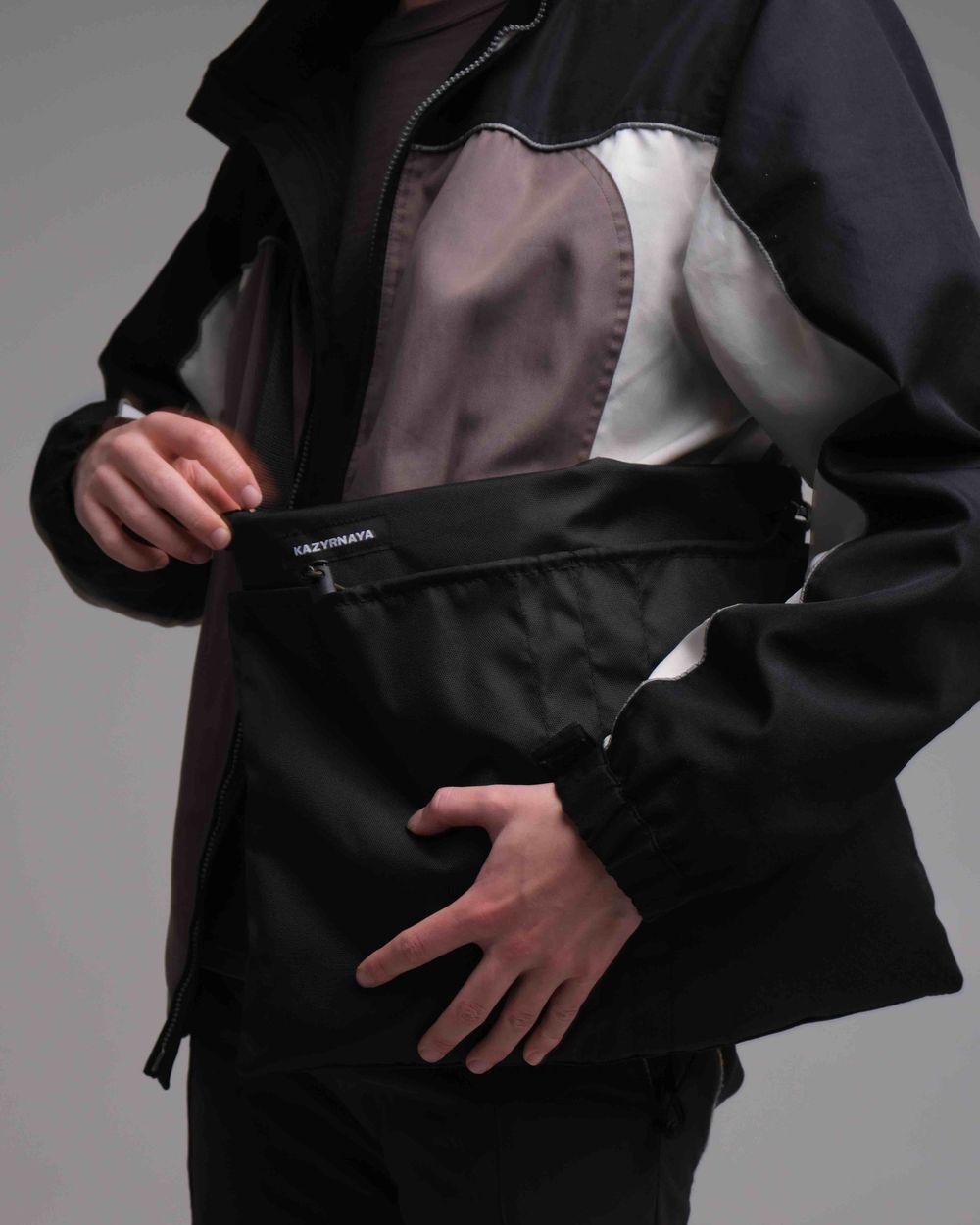 Сумка Kazyrnaya Тоут Cross черная