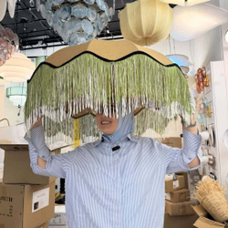 Плетёная люстра с акцентом на природные текстуры и изящные детали.