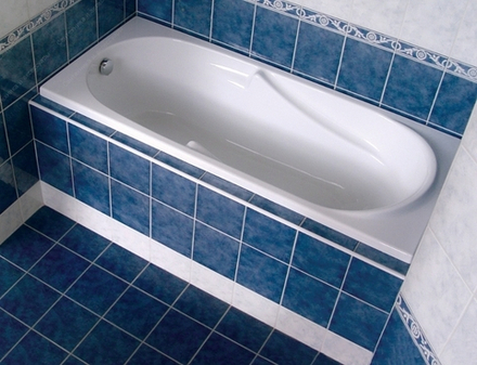 Монтаж прямого экрана под ванну с облицовкой кафелем