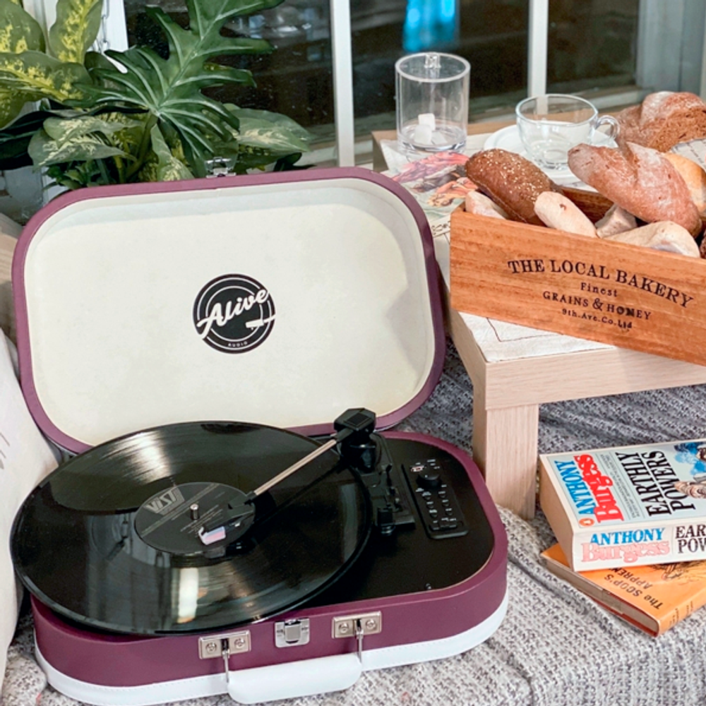 Проигрыватель Винила Alive Audio Vintage c Bluetooth (Blueberry Nights)