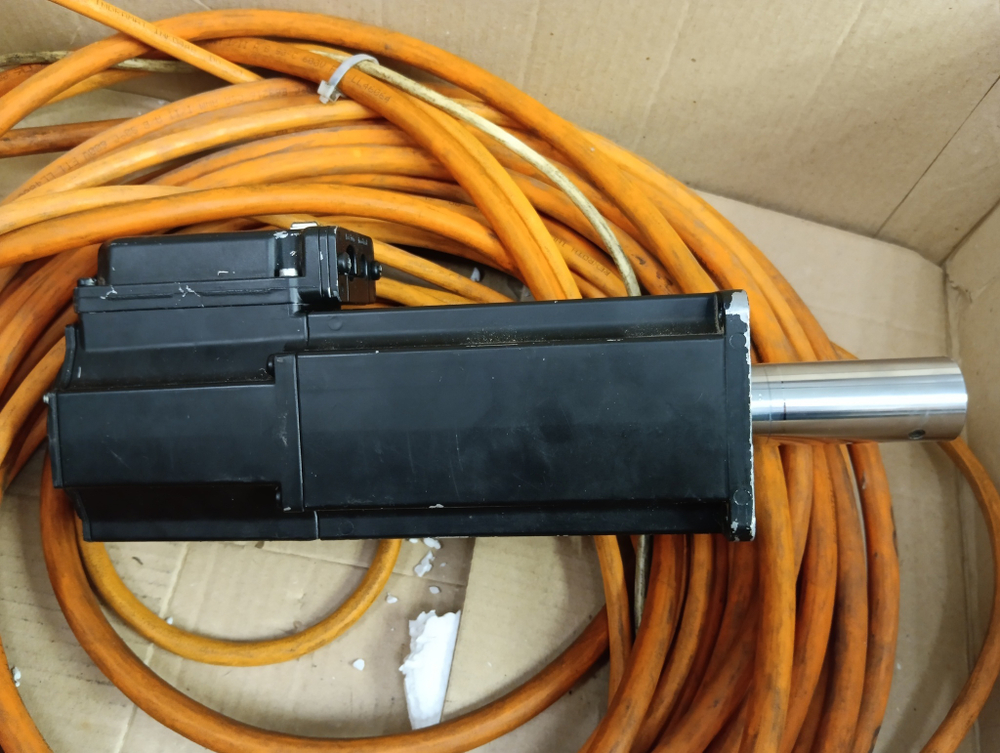 Rexroth MKD041B-144-GP1-KN б/у