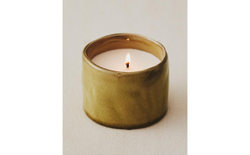 Zara Home Свеча ароматическая Floral Beyond 150 г, растительный воск, аромат цветочный, Розовый