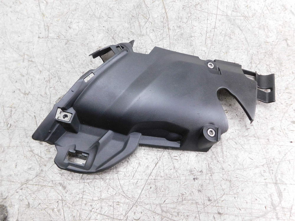 пластик подножки правый Yamaha YZF-R1 2007