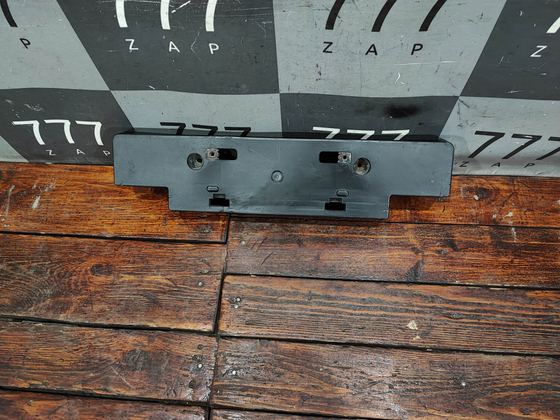 Площадка гос. номера Toyota Land Cruiser 200 15-21 Б/У Оригинал PZ32160711