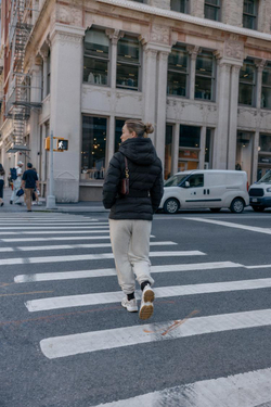 ZARA КОРОТКИЙ ПРИТАЛЕННЫЙ АНОРАК WATER REPELLENT WINDPROOF, ЧЕРНЫЙ