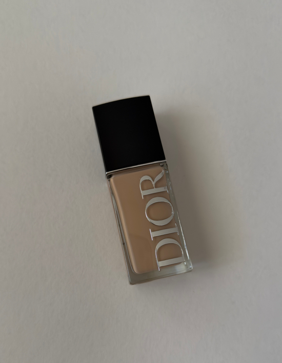 Тональный крем Dior Glow
