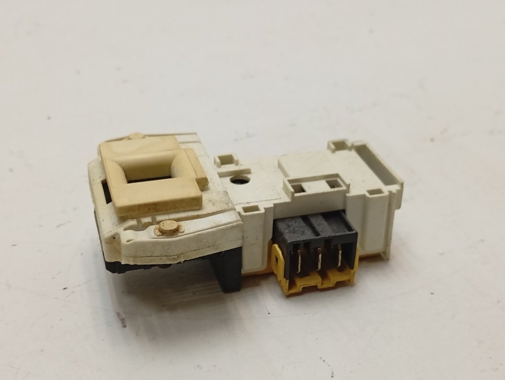 GOY1054L кт48 Замок люка для стиральной машины Candy 41041367 б/у