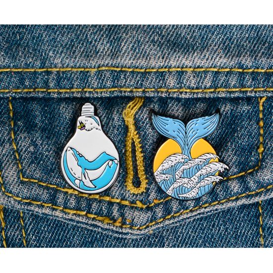 Значок металлический на одежду/Пин. Whale