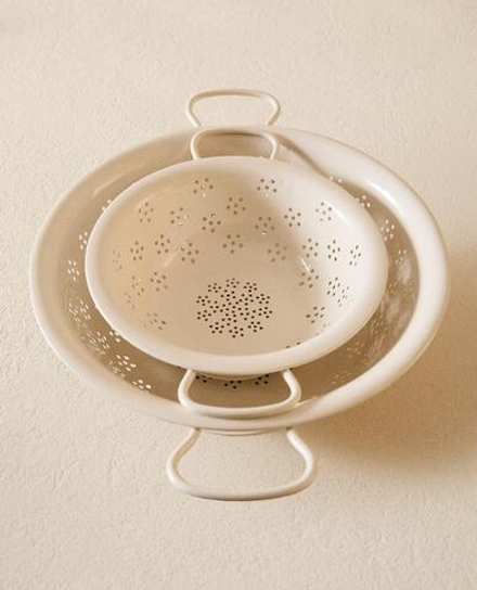 ZARA HOME ДУРШЛАГ С ЦВЕТОЧНЫМ УЗОРОМ, КРЕМОВЫЙ