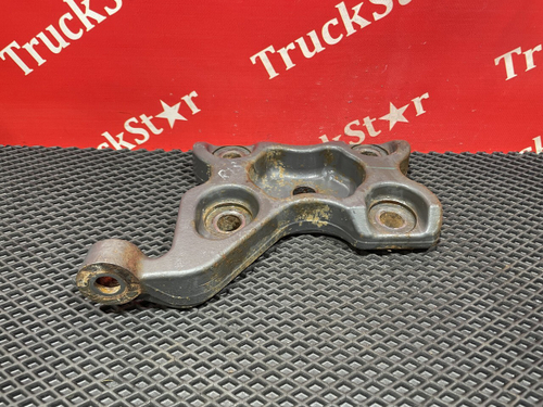 Кронштейн амортизатора заднего правый 2020г.