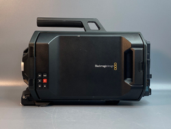 Blackmagic URSA Cine 12K LF Body Canon EF Не включается