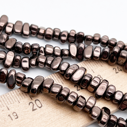 Гематит Фриформ бусины, цвет коричневый, размер около 5,5-8,5 мм, цена за отрезок 19 см (1/2 нити)