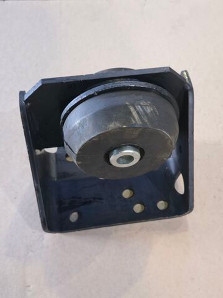 Опора двигателя МАЗ правая (ЯМЗ-650) оао маз