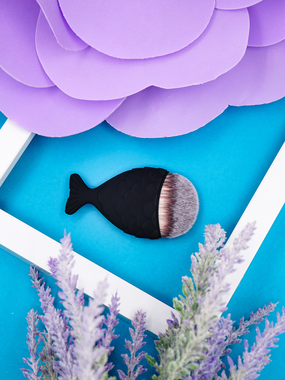 Кисть рыбка маленькая серебро (82*46)