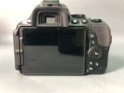 Nikon D5600, 1150 кадров пробега.