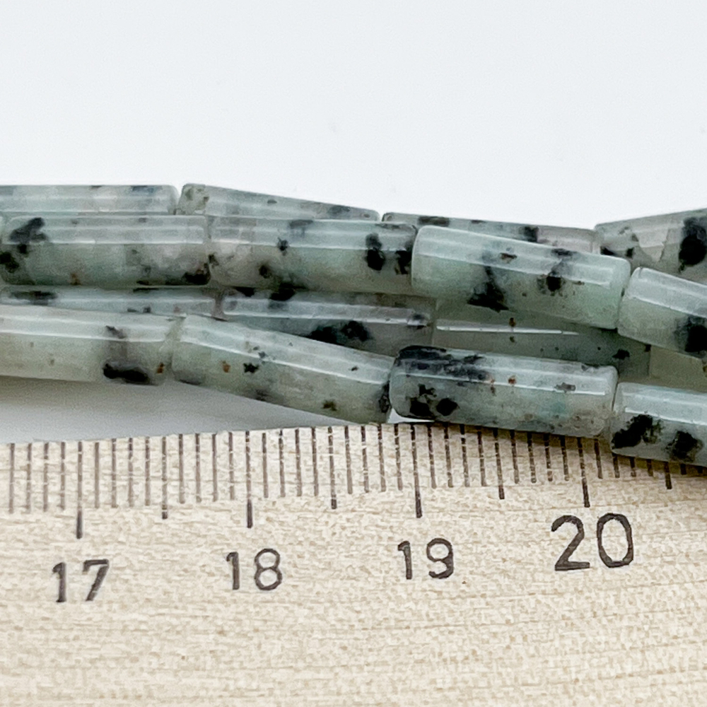 Пегматит, размер около 13*4 мм, цена за 13-14 шт (1/2 нити)