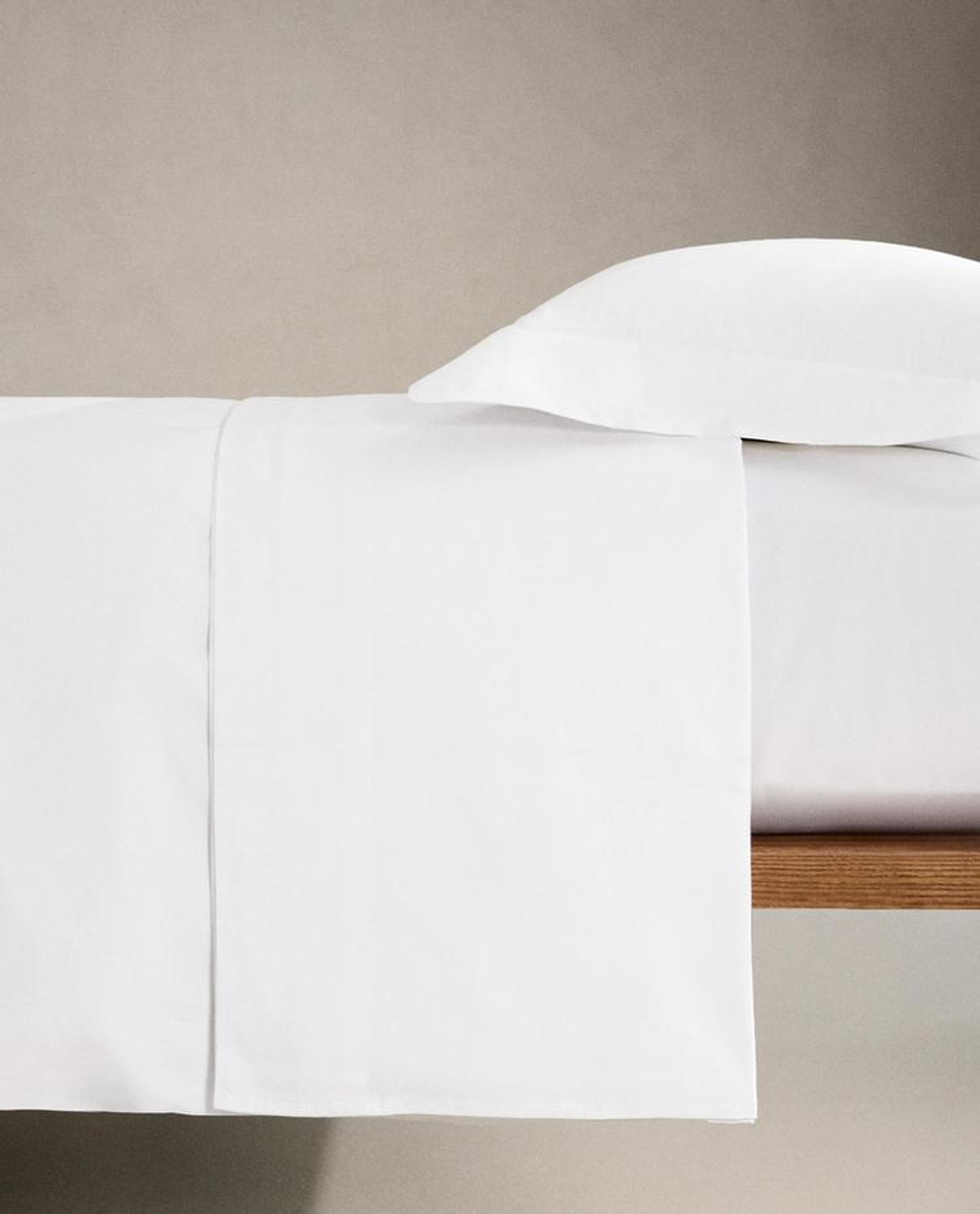 ZARA HOME ПЛОТНЫЙ САТИНОВЫЙ ПОДОДЕЯЛЬНИК (300 НИТЕЙ), БЕЛЫЙ