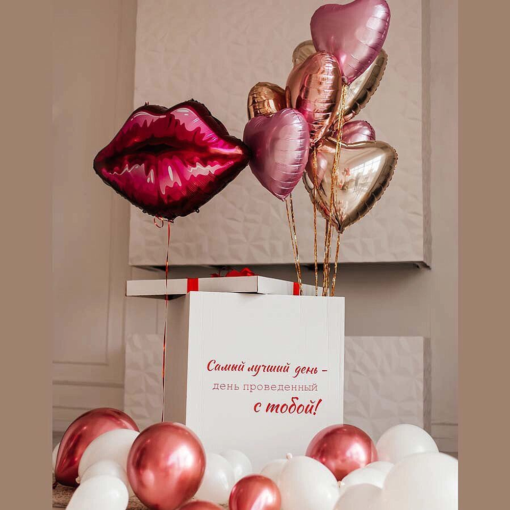 Коробка сюрприз белая с розовыми сердцами - Для любимой девушки!