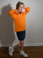 Оранжевый лонгслив базовый для девочки