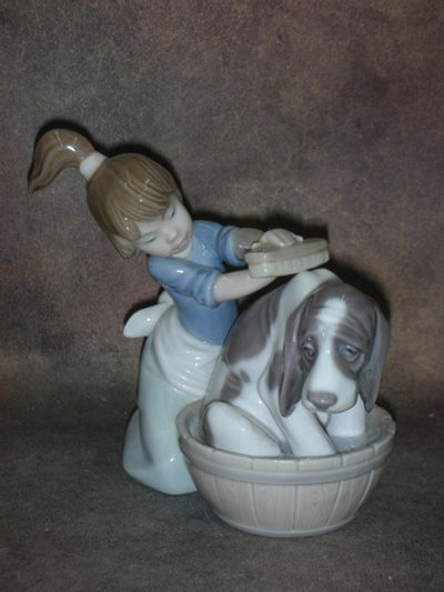 Статуэтка. Фарфор. Купание щенка. Lladro. Испания