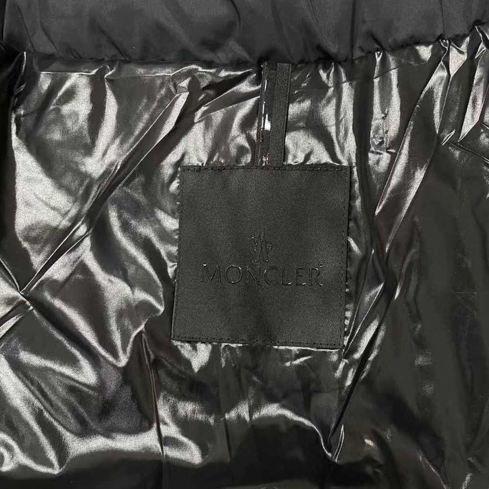 Пуховик Moncler