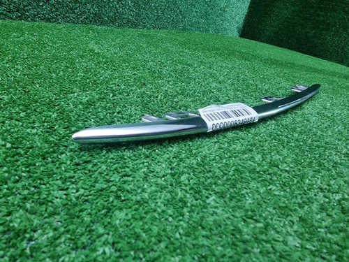 Молдинг переднего бампера Mercedes S W222 (17-20)