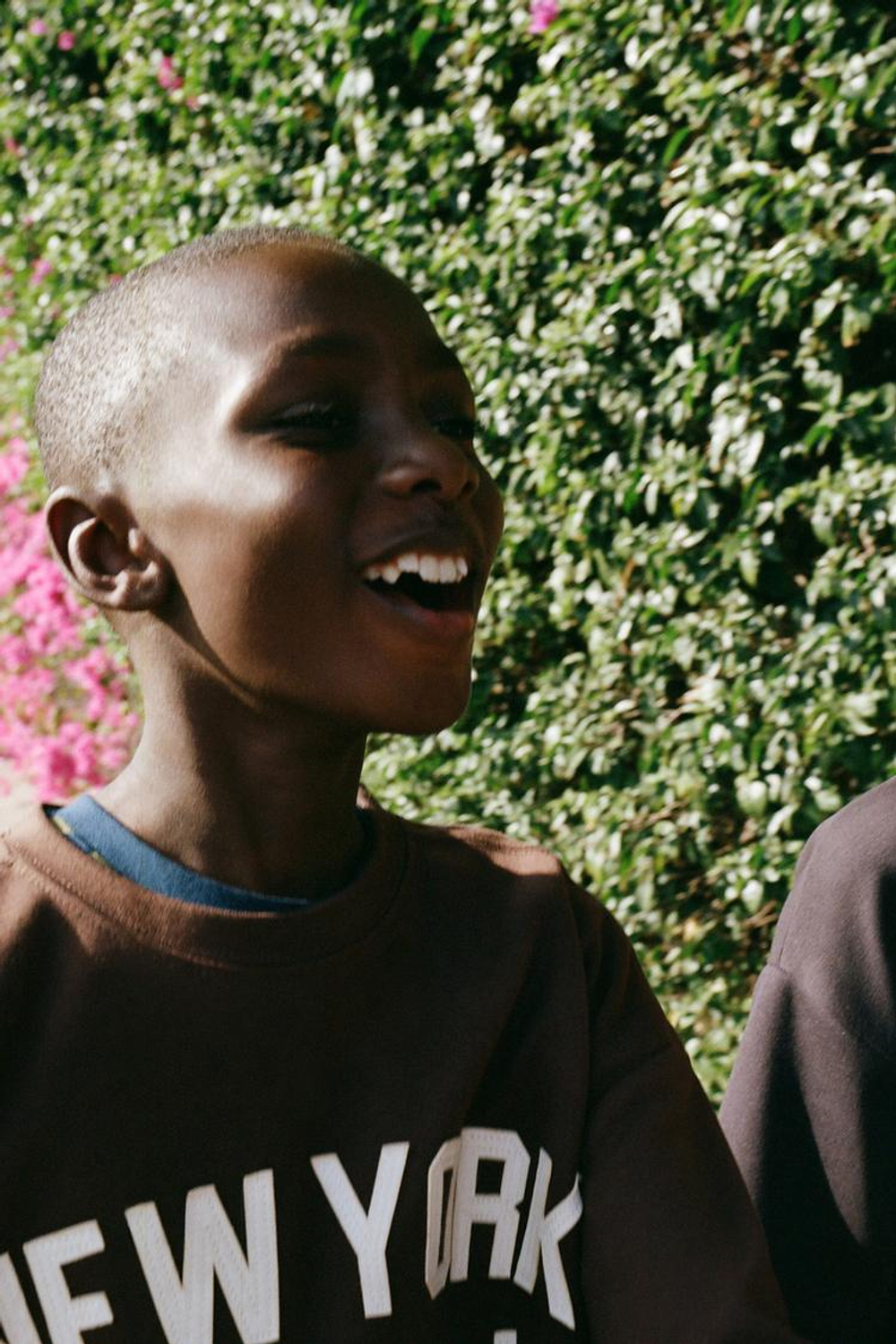 ZARA ТОЛСТОВКА VARSITY ИЗ ТКАНИ ИНТЕРЛОК, КОРИЧНЕВЫЙ