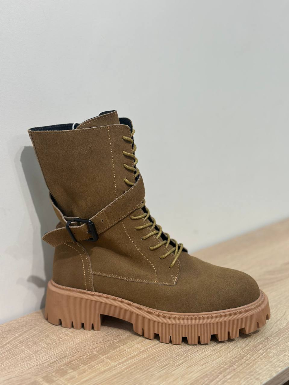 Ботинки из натуральной замши