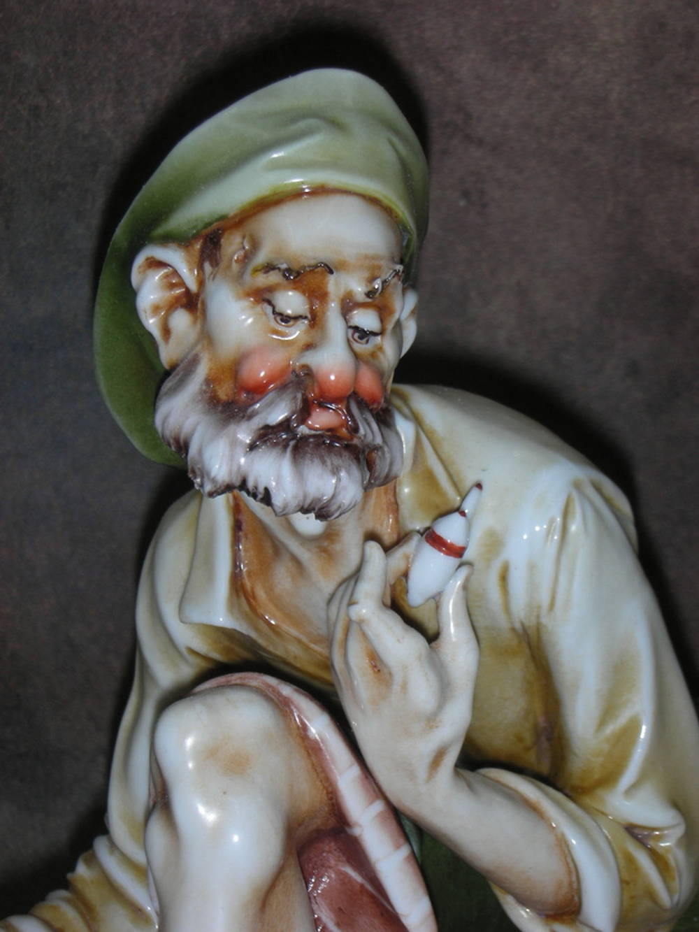Статуэтка. Фарфор. Ранняя рыбалка. Capodimonte. Италия