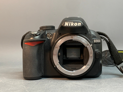 Nikon D3100 11.190 кадров