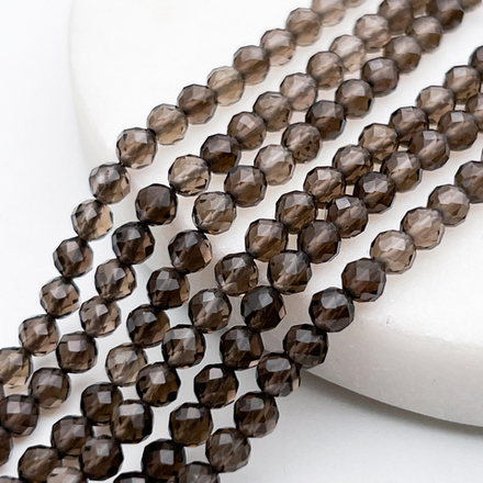 Дымчатый кварц граненый бусины ("Раухтопаз"), диаметр около 3,9-4,1 мм, цена за отрезок 19 см (1/2 нити)