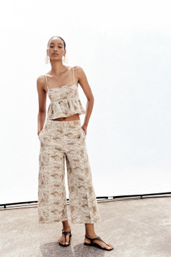 ZARA КРОП-ТОП С ВЫШИВКОЙ, БЕЖЕВЫЙ/НЕЖНО-КОРИЧНЕВЫЙ