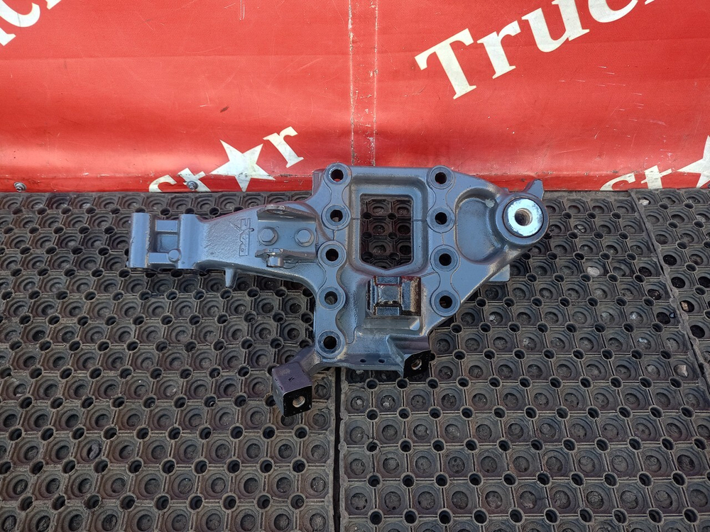 Кронштейн рессоры передней левый 2019 г.