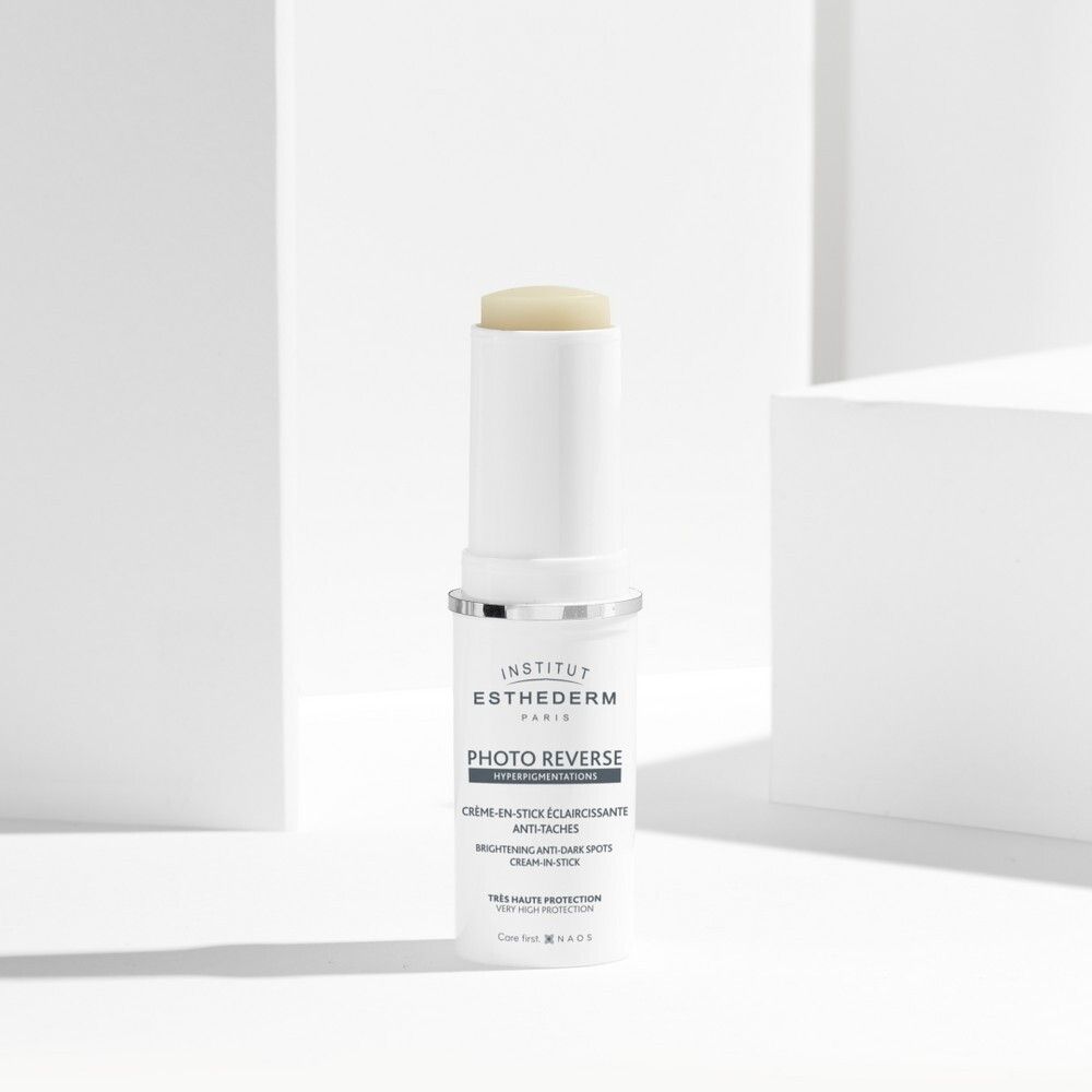 Institut Esthederm Photo Reverse CREME-EN-STICK ECLAIRCISSANTE ANTI-TACHES Солнцезащитный стик с максимальной степенью защиты для кожи с пигментацией, 10 гр