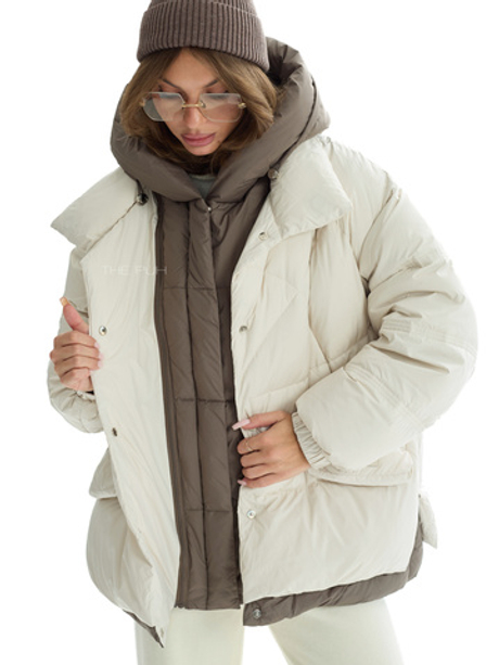 Женский бело-коричневый многослойный пуховик