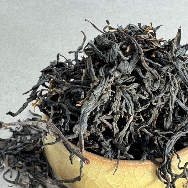 Жень Ай Чин Синь Хун Ча