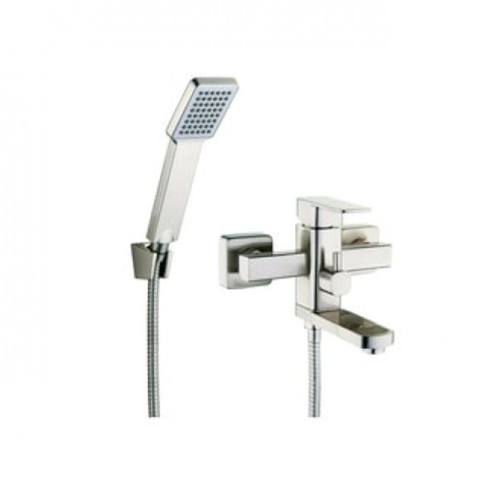 LEB3-A123 Смеситель для ванны с литым пов. изливом 150мм, ø35, встр. переключение