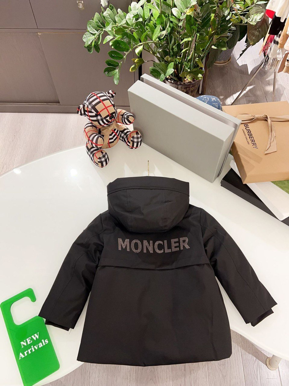 Пуховик Moncler