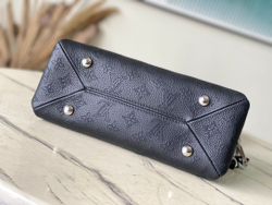 Louis Vuitton Hand It All PM
