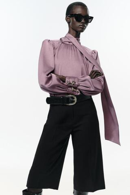 ZARA АТЛАСНАЯ РУБАШКА С БАНТОМ, ЦВЕТ МАЛЬВЫ