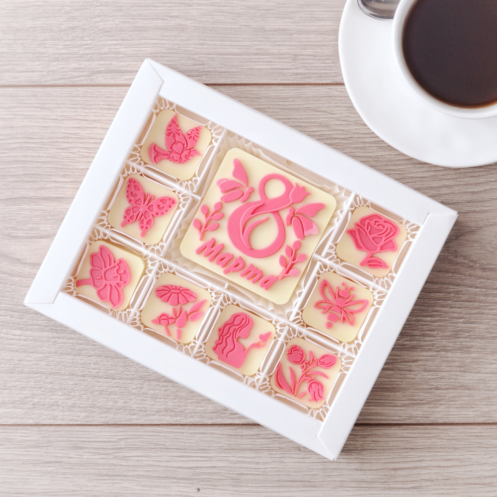 Набор "8 марта" из белого